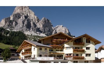 Italija Hotel Corvara in Badia, Eksterjeras